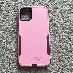 Pink OtterBox Commuter iPhone XR/11
